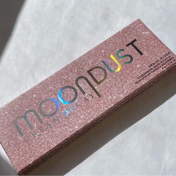 Urban Decay Moondust Shimmering Eyeshadow Palette - Gold and Pink Tones - Picture 4 of 8